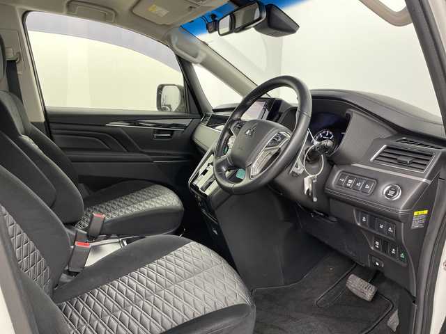 三菱 デリカＤ：５ アーバンギア G パワーパッケージ 道央・札幌 2019(令1)年 2.9万km ウォームホワイトパール 禁煙車/社外ナビ/（CD/DVD/BT/フルセグTV/FM/AM）/衝突被害軽減ブレーキ/車線逸脱警報/アダプティブクルーズコントロール/全方位カメラ/ETC/ドライブレコーダー/両側パワースライドドア/ブラインドスポットモニター/D席パワーシート/前席シートヒーター/パドルシフト/オートステップ/パワーバックドア/電動パーキングブレーキ/オートブレーキホールド/BLITZ車高調/社外フロアマット/社外20インチAW/純正サスペンション積込