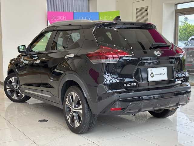 日産 キックス X 埼玉県 2021(令3)年 3.6万km ピュアブラック エマージェンシーブレーキ/プロパイロット　/純正9インチメモリナビ/　　CD/DVD/BT/フルセグ　/アラウンドビューモニター　/LEDオートライト　/ハーフレザーシート　/純正17インチアルミホイール/電子パーキング　/ステアリングヒーター　/純正ETC