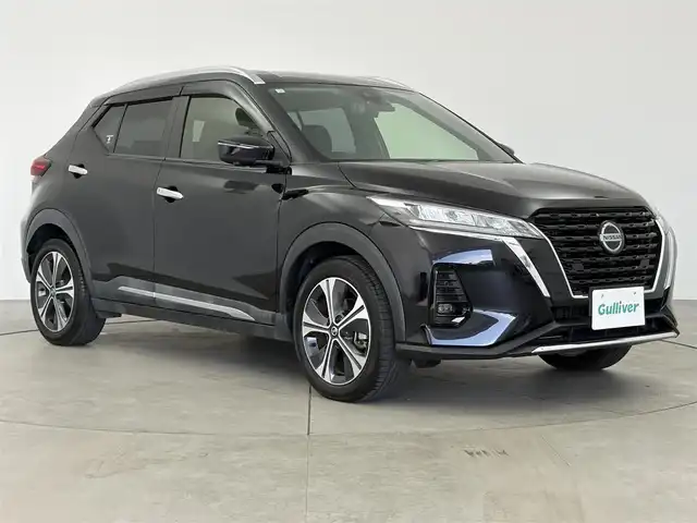 日産 キックス X 愛知県 2021(令3)年 3.6万km ピュアブラック エマージェンシーブレーキ/プロパイロット　/純正9インチメモリナビ/　　CD/DVD/BT/フルセグ　/アラウンドビューモニター　/LEDオートライト　/ハーフレザーシート　/純正17インチアルミホイール/電子パーキング　/ステアリングヒーター　/純正ETC
