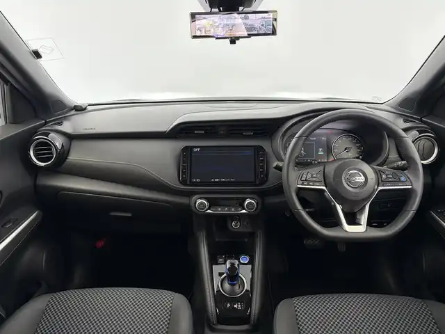 日産 キックス X 愛知県 2021(令3)年 3.6万km ピュアブラック エマージェンシーブレーキ/プロパイロット　/純正9インチメモリナビ/　　CD/DVD/BT/フルセグ　/アラウンドビューモニター　/LEDオートライト　/ハーフレザーシート　/純正17インチアルミホイール/電子パーキング　/ステアリングヒーター　/純正ETC
