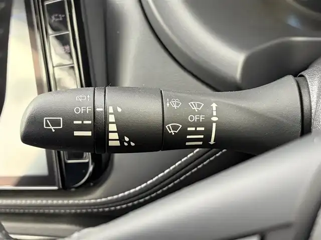 日産 キックス X 愛知県 2021(令3)年 3.6万km ピュアブラック エマージェンシーブレーキ/プロパイロット　/純正9インチメモリナビ/　　CD/DVD/BT/フルセグ　/アラウンドビューモニター　/LEDオートライト　/ハーフレザーシート　/純正17インチアルミホイール/電子パーキング　/ステアリングヒーター　/純正ETC