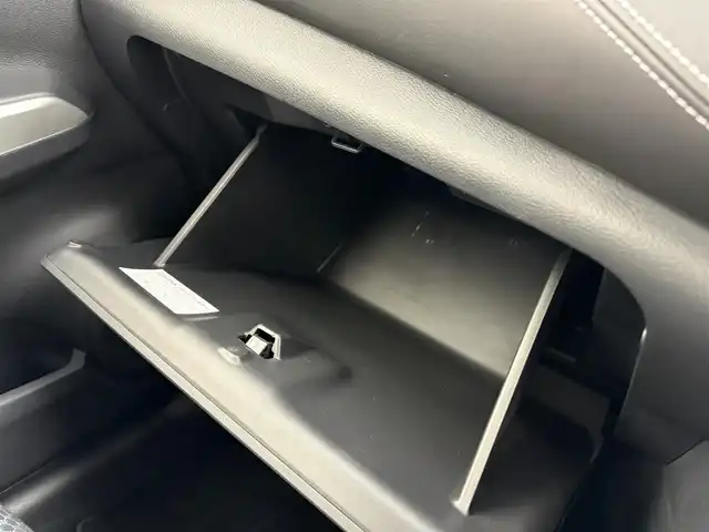 日産 キックス X 愛知県 2021(令3)年 3.6万km ピュアブラック エマージェンシーブレーキ/プロパイロット　/純正9インチメモリナビ/　　CD/DVD/BT/フルセグ　/アラウンドビューモニター　/LEDオートライト　/ハーフレザーシート　/純正17インチアルミホイール/電子パーキング　/ステアリングヒーター　/純正ETC