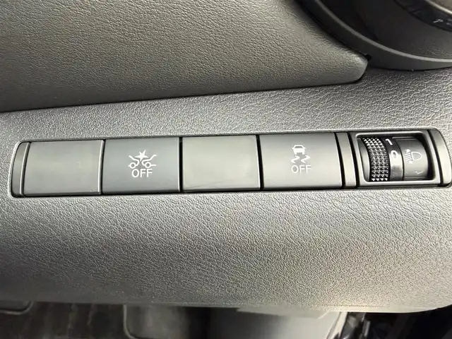 日産 キックス X 愛知県 2021(令3)年 3.6万km ピュアブラック エマージェンシーブレーキ/プロパイロット　/純正9インチメモリナビ/　　CD/DVD/BT/フルセグ　/アラウンドビューモニター　/LEDオートライト　/ハーフレザーシート　/純正17インチアルミホイール/電子パーキング　/ステアリングヒーター　/純正ETC