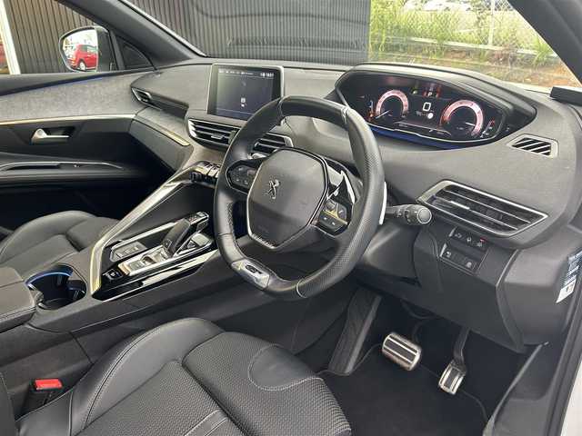 プジョー ３００８ GTライン ブルー HDi 福岡県 2022(令4)年 3万km パール ファーストクラスパッケージ/サンルーフ/アダプティブクルーズコントロール/ブラインドスポットモニター/レーンキープアシスト/ディスプレイオーディオ/Applecarplay/androidauto/Bluetooth/バックカメラ/サイドカメラ/LEDヘッドライト/オートハイビーム/ハーフレザーシート/前席シートヒーター/前後ドライブレコーダー/純正18インチアルミホイール/ETC/取扱説明書/保証書/スペアキー×1