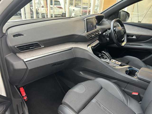 プジョー ３００８ GTライン ブルー HDi 福岡県 2022(令4)年 3万km パール ファーストクラスパッケージ/サンルーフ/アダプティブクルーズコントロール/ブラインドスポットモニター/レーンキープアシスト/ディスプレイオーディオ/Applecarplay/androidauto/Bluetooth/バックカメラ/サイドカメラ/LEDヘッドライト/オートハイビーム/ハーフレザーシート/前席シートヒーター/前後ドライブレコーダー/純正18インチアルミホイール/ETC/取扱説明書/保証書/スペアキー×1