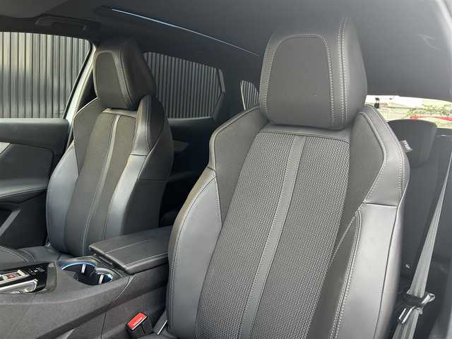 プジョー ３００８ GTライン ブルー HDi 福岡県 2022(令4)年 3万km パール ファーストクラスパッケージ/サンルーフ/アダプティブクルーズコントロール/ブラインドスポットモニター/レーンキープアシスト/ディスプレイオーディオ/Applecarplay/androidauto/Bluetooth/バックカメラ/サイドカメラ/LEDヘッドライト/オートハイビーム/ハーフレザーシート/前席シートヒーター/前後ドライブレコーダー/純正18インチアルミホイール/ETC/取扱説明書/保証書/スペアキー×1