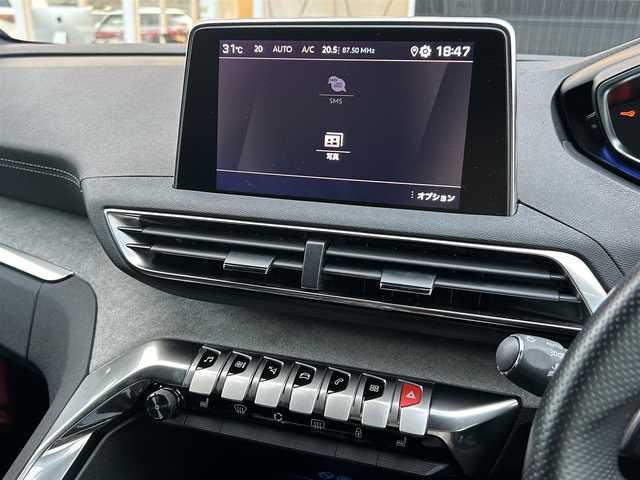プジョー ３００８ GTライン ブルー HDi 福岡県 2022(令4)年 3万km パール ファーストクラスパッケージ/サンルーフ/アダプティブクルーズコントロール/ブラインドスポットモニター/レーンキープアシスト/ディスプレイオーディオ/Applecarplay/androidauto/Bluetooth/バックカメラ/サイドカメラ/LEDヘッドライト/オートハイビーム/ハーフレザーシート/前席シートヒーター/前後ドライブレコーダー/純正18インチアルミホイール/ETC/取扱説明書/保証書/スペアキー×1