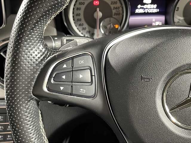 メルセデス・ベンツ ＧＬＡ１８０ 沖縄県 2015(平27)年 5.2万km カルサイトホワイト 禁煙車/純正ナビ/（ＣＤ　ＤＶＤ　フルセグＴＶ　Ｂｌｕｅｔｏｏｔｈ）/バックカメラ　/クルーズコントロール/前後ドライブレコーダー/シートヒーター/ブラインドスポットモニター　/ステアリングリモコン/衝突被害軽減ブレーキ/アテンションアシスト/レーンキープアシスト/パドルシフト/ステアリングスイッチ