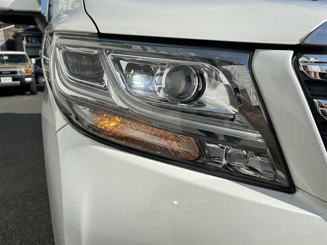 トヨタ アルファードハイブリット G Fパッケージ 秋田県 2016(平28)年 5.7万km ホワイトパールクリスタルシャイン 社外ナビ/アルパインナビ/衝突軽減/両側電動/後席モニター/バックカメラ/ＥＴＣ/シートヒーター/ドライブレコーダー/レーダークルコン/革シート/ＬＥＤヘッドライト/電動リアゲート/プッシュスタート/オートライト/オートエアコン/電動ミラー/ハンドルヒーター/フォグランプ/純正アルミホイール/リアオートエアコン