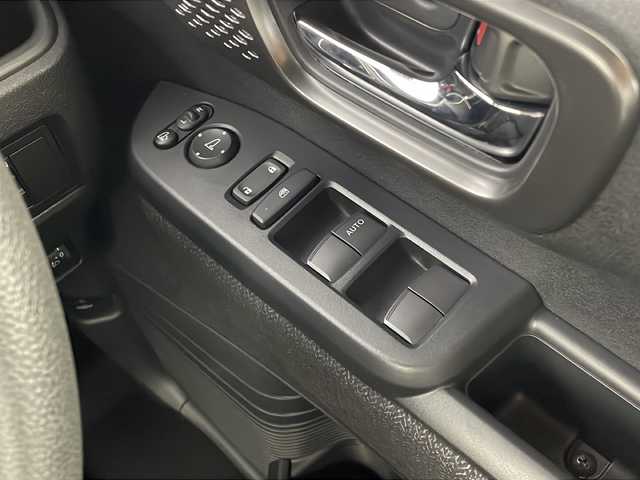 ホンダ Ｎ ＢＯＸ カスタム 栃木県 2024(令6)年 0.1千km クリスタルブラックパール 届出済未使用車/Honda SENSING/・衝突軽減ブレーキ/・誤発進抑制機能/・アダプティブクルーズコントロール/・車線維持支援システム/・路外逸脱抑制機能/・先行車発進お知らせ機能/・標識認識機能/・オートハイビーム/7インチTFT液晶メーター/シートヒーター/片側パワースライドドア/純正14インチAW/オートライト/LEDヘッドライト/電子パーキング/オートブレーキホールド/スマートキー/プッシュスタート