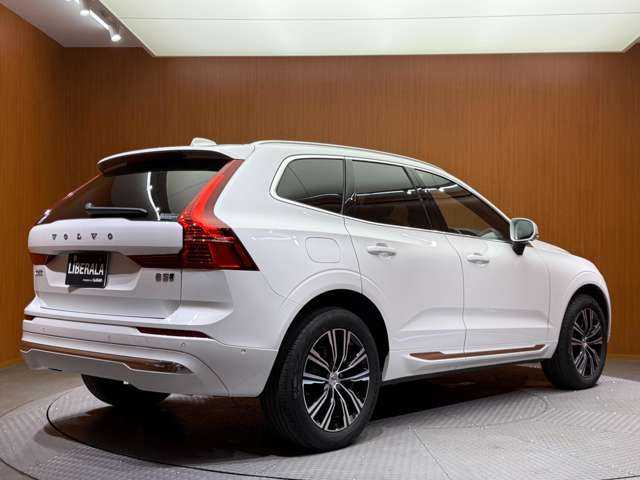 ボルボ ボルボ ＸＣ６０ B5 AWD インスクリプション 千葉県 2021(令3)年 1.1万km 白 パノラマＳＲ　/茶革　/Ｂｏｗｅｒｓ＆ｗｉｌｋｉｎｓサウンド　/ＡＣＣ　/ＨＵＤ　/ナビ　/３６０°ＣａｒＰｌａｙ　/シートＨ　/ベンチレーション　/電動リアゲート　/ＬＥＤライト　/衝突軽減Ｂ　/ＢＳＭ　/ＬＫＡ　/ドラレコ