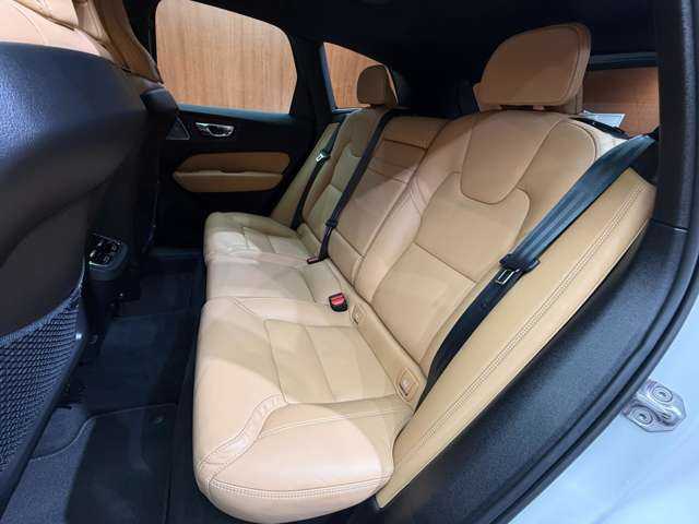 ボルボ ボルボ ＸＣ６０ B5 AWD インスクリプション 千葉県 2021(令3)年 1.1万km 白 パノラマＳＲ　/茶革　/Ｂｏｗｅｒｓ＆ｗｉｌｋｉｎｓサウンド　/ＡＣＣ　/ＨＵＤ　/ナビ　/３６０°ＣａｒＰｌａｙ　/シートＨ　/ベンチレーション　/電動リアゲート　/ＬＥＤライト　/衝突軽減Ｂ　/ＢＳＭ　/ＬＫＡ　/ドラレコ
