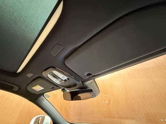 ボルボ ボルボ ＸＣ６０ B5 AWD インスクリプション 千葉県 2021(令3)年 1.1万km 白 パノラマＳＲ　/茶革　/Ｂｏｗｅｒｓ＆ｗｉｌｋｉｎｓサウンド　/ＡＣＣ　/ＨＵＤ　/ナビ　/３６０°ＣａｒＰｌａｙ　/シートＨ　/ベンチレーション　/電動リアゲート　/ＬＥＤライト　/衝突軽減Ｂ　/ＢＳＭ　/ＬＫＡ　/ドラレコ