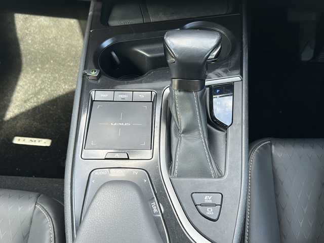 レクサス ＵＸ 250h バージョンC 秋田県 2020(令2)年 8.7万km ベージュ 純正メモリナビ/純正BT、CD、DVD、フルセグTV/バックカメラ/ドライブレコーダー/純正17インチAW/ETC2.0/前後コーナーセンサー/４WD/保証書