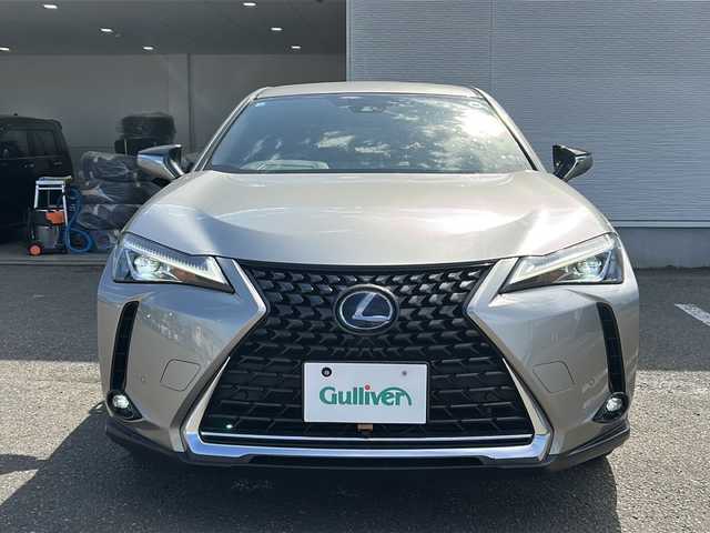 レクサス ＵＸ 250h バージョンC 秋田県 2020(令2)年 8.7万km ベージュ 純正メモリナビ/純正BT、CD、DVD、フルセグTV/バックカメラ/ドライブレコーダー/純正17インチAW/ETC2.0/前後コーナーセンサー/４WD/保証書