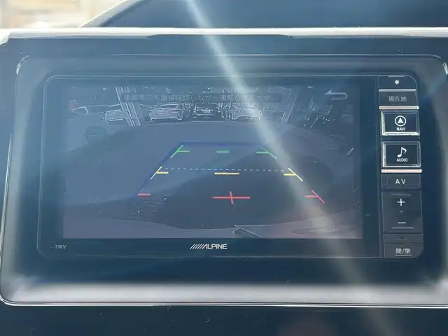 トヨタ ヴォクシー V 群馬県 2017(平29)年 12.3万km ホワイトパールクリスタルシャイン 衝突軽減ブレーキシステム/レーンキープアシスト/オートハイビーム/社外SDナビゲーション/（CD/DVD/SD/BT/フルセグTV）/バックカメラ/両側パワースライドドア/ビルトインETC/クルーズコントロール/前後ドライブレコーダー/アイドリングストップ/ステアリングスイッチ/LEDヘッドライト/フォグライト/電格ミラー/ドアバイザー/純正フロアマット/純正15インチアルミホイール