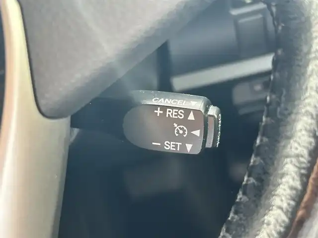 トヨタ ヴォクシー V 群馬県 2017(平29)年 12.3万km ホワイトパールクリスタルシャイン 衝突軽減ブレーキシステム/レーンキープアシスト/オートハイビーム/社外SDナビゲーション/（CD/DVD/SD/BT/フルセグTV）/バックカメラ/両側パワースライドドア/ビルトインETC/クルーズコントロール/前後ドライブレコーダー/アイドリングストップ/ステアリングスイッチ/LEDヘッドライト/フォグライト/電格ミラー/ドアバイザー/純正フロアマット/純正15インチアルミホイール