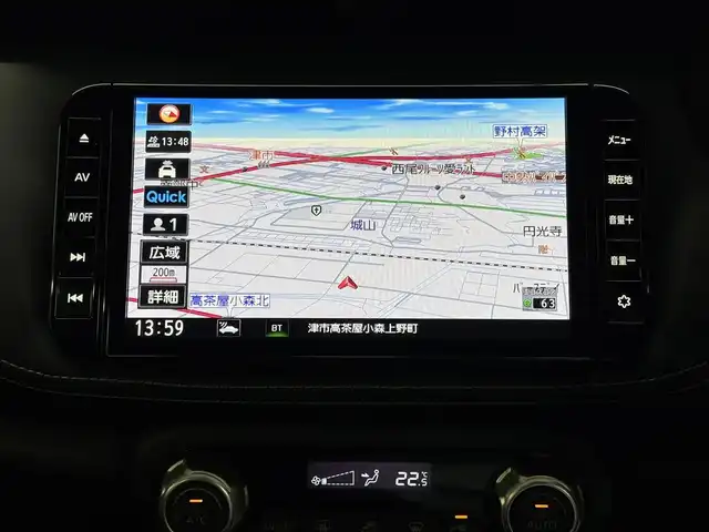 日産 キックス X 三重県 2021(令3)年 6.7万km ブリリアントホワイトパール/ピュアブラック 2トーン e-POWER/FF/フロアe-CVT/純正 9インチナビ MM320D-L/（iPod/SD/FM/AM/TV/USB/Bluetooth/CD/DVD/MUSIC STOCKER/VTR）/【OP】インテリジェント アラウンドビューモニター（移動物検知機能付）/ドライブレコーダー 前後（ナビ連動）/ビルトイン ETC2.0/安全装備/・インテリジェント エマージェンシーブレーキ/・LDW（車線逸脱警報）/・LDP（車線逸脱防止支援）/・プロパイロット（全車速追従オートクルーズコントロール&ハンドル制御）/・インテリジェント DA（ふらつき警報）/・インテリジェント LI（車線逸脱防止支援システム）/・フロント & バックソナー/・先行車発進お知らせ/・踏み間違い衝突防止アシスト/・SOSコール/など/装備/・ハーフレザーシート/・【OP】インテリジェントルームミラー/・オートエアコン/・オートライト/・LEDヘッドライト/・LEDフロントフォグライト/・ハイビームアシスト/・シルバールーフレール/・純正17inAW/・インテリジェントキーx1/・取/ナビ取/など