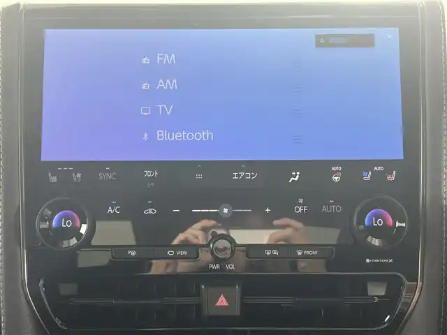 トヨタ アルファードハイブリット Z 佐賀県 2023(令5)年 5.2万km プラチナホワイトパールマイカ 純正14インチディスプレイオーディオplus/後席フリップダウンモニター/デジタルインナーミラー/左右独立ムーンルーフ/ヘッドアップディスプレイ/トヨタチームメイト/アドバンスドパーク/寒冷地仕様/パノラミックビューモニター/合皮シート/シートベンチレーション/ブラインドスポットモニター/コーナーセンサー/ワイヤレス充電/全席パワーシート/オットマン/電動リアゲート/純正18インチアルミホイール