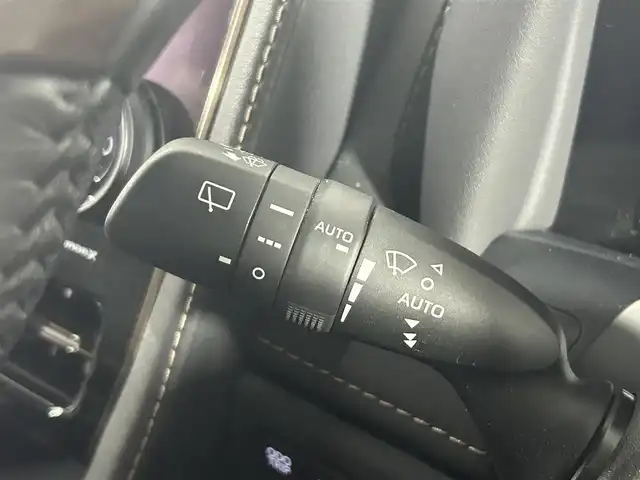 トヨタ アルファードハイブリット Z 佐賀県 2023(令5)年 5.2万km プラチナホワイトパールマイカ 純正14インチディスプレイオーディオplus/後席フリップダウンモニター/デジタルインナーミラー/左右独立ムーンルーフ/ヘッドアップディスプレイ/トヨタチームメイト/アドバンスドパーク/寒冷地仕様/パノラミックビューモニター/合皮シート/シートベンチレーション/ブラインドスポットモニター/コーナーセンサー/ワイヤレス充電/全席パワーシート/オットマン/電動リアゲート/純正18インチアルミホイール