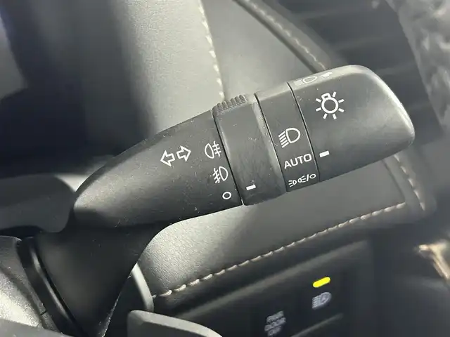 トヨタ アルファードハイブリット Z 佐賀県 2023(令5)年 5.2万km プラチナホワイトパールマイカ 純正14インチディスプレイオーディオplus/後席フリップダウンモニター/デジタルインナーミラー/左右独立ムーンルーフ/ヘッドアップディスプレイ/トヨタチームメイト/アドバンスドパーク/寒冷地仕様/パノラミックビューモニター/合皮シート/シートベンチレーション/ブラインドスポットモニター/コーナーセンサー/ワイヤレス充電/全席パワーシート/オットマン/電動リアゲート/純正18インチアルミホイール