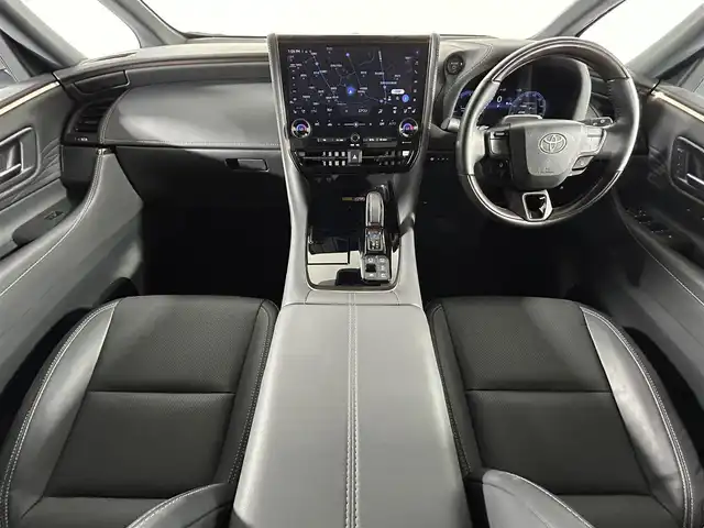 トヨタ アルファードハイブリット Z 佐賀県 2023(令5)年 5.2万km プラチナホワイトパールマイカ 純正14インチディスプレイオーディオplus/後席フリップダウンモニター/デジタルインナーミラー/左右独立ムーンルーフ/ヘッドアップディスプレイ/トヨタチームメイト/アドバンスドパーク/寒冷地仕様/パノラミックビューモニター/合皮シート/シートベンチレーション/ブラインドスポットモニター/コーナーセンサー/ワイヤレス充電/全席パワーシート/オットマン/電動リアゲート/純正18インチアルミホイール