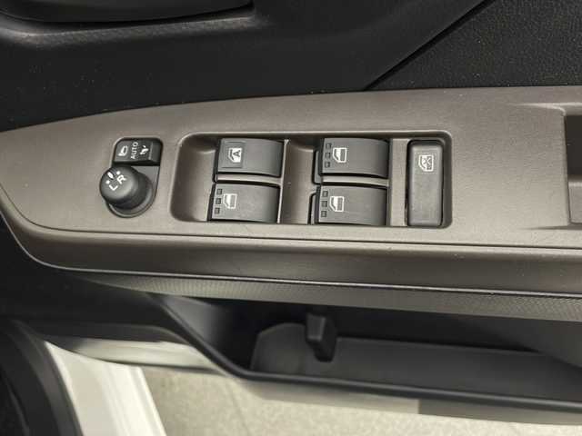 トヨタ ルーミー G 宮崎県 2022(令4)年 3.8万km パールホワイトⅢ 禁煙車/衝突被害軽減ブレーキ/社外ディスプレイオーディオ/（ATOTO/AUX/Bluetooth）/純正ETC/純正LEDオートライト/純正LEDフォグ/純正マッドガード/純正フロアマット/両側電動スライドドア/オートマチックハイビーム/クリアランスソナー/オート電動格納ミラー/オートエアコン/前席シートヒーター/ウインカードアミラー/スマートキー/プッシュエンジンスタート/取扱い説明書/オーディオ取扱い説明書