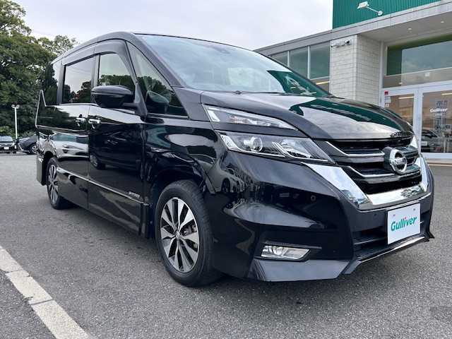 日産 セレナ ハイウェイスターVセレクションⅡ 大阪府 2018(平30)年 6万km ダイヤモンドブラック ９インチナビ　/フルセグ　/Ｂｌｕｅｔｏｏｔｈ　/全方位カメラ　/フリップダウンモニター　/クルーズコントロール　/両側パワースライドドア　/前後コーナーセンサー　/ドライブレコーダー　/ＥＴＣ　/ＬＥＤヘッドライト/マット/バイザー