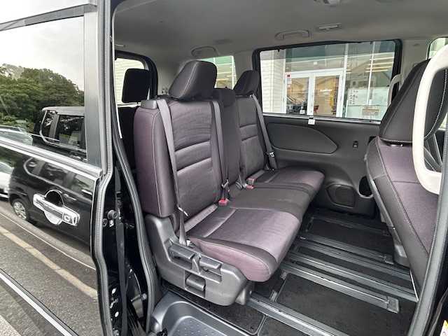 日産 セレナ ハイウェイスターVセレクションⅡ 大阪府 2018(平30)年 6万km ダイヤモンドブラック ９インチナビ　/フルセグ　/Ｂｌｕｅｔｏｏｔｈ　/全方位カメラ　/フリップダウンモニター　/クルーズコントロール　/両側パワースライドドア　/前後コーナーセンサー　/ドライブレコーダー　/ＥＴＣ　/ＬＥＤヘッドライト/マット/バイザー