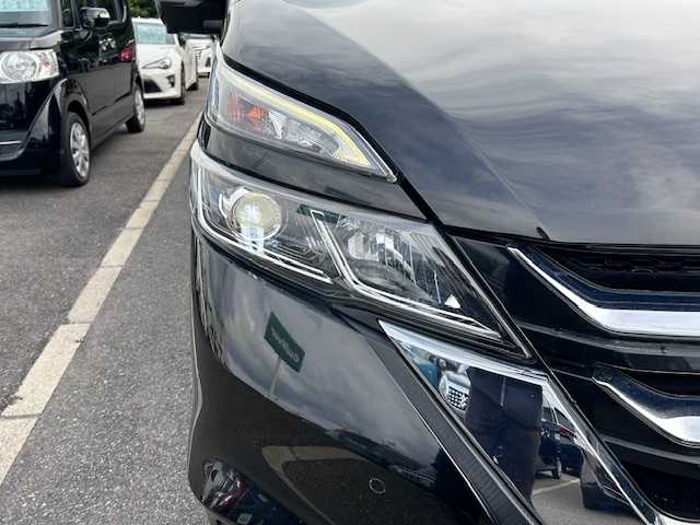 日産 セレナ ハイウェイスターVセレクションⅡ 大阪府 2018(平30)年 6万km ダイヤモンドブラック ９インチナビ　/フルセグ　/Ｂｌｕｅｔｏｏｔｈ　/全方位カメラ　/フリップダウンモニター　/クルーズコントロール　/両側パワースライドドア　/前後コーナーセンサー　/ドライブレコーダー　/ＥＴＣ　/ＬＥＤヘッドライト/マット/バイザー