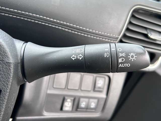 日産 セレナ ハイウェイスターVセレクションⅡ 大阪府 2018(平30)年 6万km ダイヤモンドブラック ９インチナビ　/フルセグ　/Ｂｌｕｅｔｏｏｔｈ　/全方位カメラ　/フリップダウンモニター　/クルーズコントロール　/両側パワースライドドア　/前後コーナーセンサー　/ドライブレコーダー　/ＥＴＣ　/ＬＥＤヘッドライト/マット/バイザー