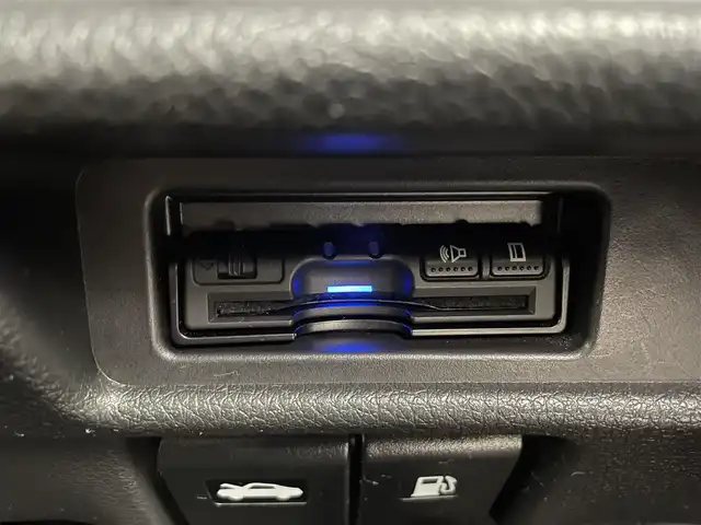 日産 エクストレイル ハイブリッド 20X 茨城県 2017(平29)年 5.3万km ブリリアントホワイトパール プロパイロット/車線逸脱警報システム/車線逸脱防止支援システム/後側方車両検知警報システム/エマージェンシーブレーキ/純正ナビゲーションMM517D-L/コーナーセンサー/パワーバックドア/ハイビームアシスト/インテリルームミラー