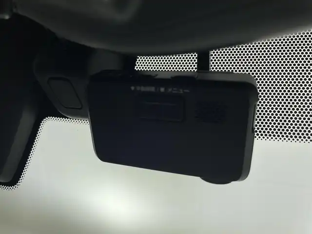 日産 エクストレイル ハイブリッド 20X 茨城県 2017(平29)年 5.3万km ブリリアントホワイトパール プロパイロット/車線逸脱警報システム/車線逸脱防止支援システム/後側方車両検知警報システム/エマージェンシーブレーキ/純正ナビゲーションMM517D-L/コーナーセンサー/パワーバックドア/ハイビームアシスト/インテリルームミラー