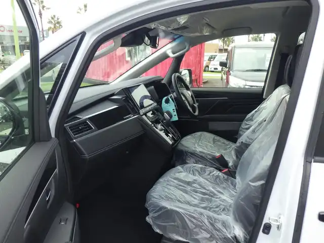 三菱 デリカＤ：５ シャモニー 千葉県 2025(令7)年 0.1千km パールⅡ CHAMONIX (7人)　4WD　e-Assist/オリジナルナビ取付パッケージ＋リアモニター取付パッケージ(25/300)　ステップレス　（7人）D:5専用11型ナビゲーション(322/300)/e-Assist/・衝突被害軽減ブレーキシステム（FCM）/・車線逸脱警報システム（LDW）/・誤発進抑制機能（前進＆後退時）（UMS）/・レーダークルーズコントロールシステム（ACC）/・オートマチックハイビーム[AHB]/エレクトリックテールゲート/両側パワースライドドア/純正メモリーナビ/地デジTV/【DVD/CD再生機能　Bluetooth接続】/【Apple CarPlay　Android Auto対応】/マルチアラウンドモニター/ハーフレザーシート/運転席パワーシート/前席シートヒーター/革巻きステアリング/ステアリングヒーター/ステアリングスイッチ/パドルシフト/LEDヘッドライト/ウインカーミラー/純正18インチアルミホイル/サイド/カーテンエアバッグ/スマートキー