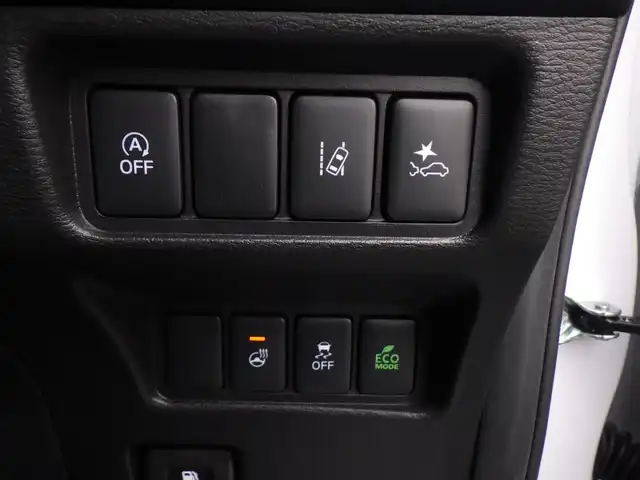 三菱 デリカＤ：５ シャモニー 千葉県 2025(令7)年 0.1千km パールⅡ CHAMONIX (7人)　4WD　e-Assist/オリジナルナビ取付パッケージ＋リアモニター取付パッケージ(25/300)　ステップレス　（7人）D:5専用11型ナビゲーション(322/300)/e-Assist/・衝突被害軽減ブレーキシステム（FCM）/・車線逸脱警報システム（LDW）/・誤発進抑制機能（前進＆後退時）（UMS）/・レーダークルーズコントロールシステム（ACC）/・オートマチックハイビーム[AHB]/エレクトリックテールゲート/両側パワースライドドア/純正メモリーナビ/地デジTV/【DVD/CD再生機能　Bluetooth接続】/【Apple CarPlay　Android Auto対応】/マルチアラウンドモニター/ハーフレザーシート/運転席パワーシート/前席シートヒーター/革巻きステアリング/ステアリングヒーター/ステアリングスイッチ/パドルシフト/LEDヘッドライト/ウインカーミラー/純正18インチアルミホイル/サイド/カーテンエアバッグ/スマートキー