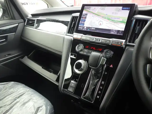 三菱 デリカＤ：５ シャモニー 千葉県 2025(令7)年 0.1千km パールⅡ CHAMONIX (7人)　4WD　e-Assist/オリジナルナビ取付パッケージ＋リアモニター取付パッケージ(25/300)　ステップレス　（7人）D:5専用11型ナビゲーション(322/300)/e-Assist/・衝突被害軽減ブレーキシステム（FCM）/・車線逸脱警報システム（LDW）/・誤発進抑制機能（前進＆後退時）（UMS）/・レーダークルーズコントロールシステム（ACC）/・オートマチックハイビーム[AHB]/エレクトリックテールゲート/両側パワースライドドア/純正メモリーナビ/地デジTV/【DVD/CD再生機能　Bluetooth接続】/【Apple CarPlay　Android Auto対応】/マルチアラウンドモニター/ハーフレザーシート/運転席パワーシート/前席シートヒーター/革巻きステアリング/ステアリングヒーター/ステアリングスイッチ/パドルシフト/LEDヘッドライト/ウインカーミラー/純正18インチアルミホイル/サイド/カーテンエアバッグ/スマートキー