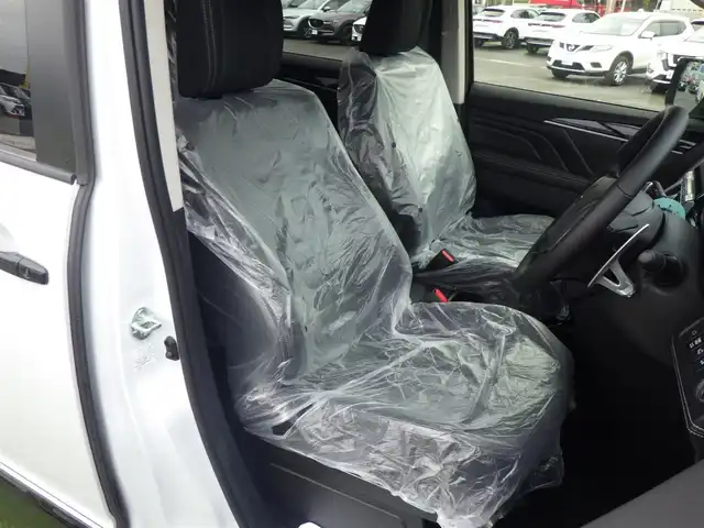 三菱 デリカＤ：５ シャモニー 千葉県 2025(令7)年 0.1千km パールⅡ CHAMONIX (7人)　4WD　e-Assist/オリジナルナビ取付パッケージ＋リアモニター取付パッケージ(25/300)　ステップレス　（7人）D:5専用11型ナビゲーション(322/300)/e-Assist/・衝突被害軽減ブレーキシステム（FCM）/・車線逸脱警報システム（LDW）/・誤発進抑制機能（前進＆後退時）（UMS）/・レーダークルーズコントロールシステム（ACC）/・オートマチックハイビーム[AHB]/エレクトリックテールゲート/両側パワースライドドア/純正メモリーナビ/地デジTV/【DVD/CD再生機能　Bluetooth接続】/【Apple CarPlay　Android Auto対応】/マルチアラウンドモニター/ハーフレザーシート/運転席パワーシート/前席シートヒーター/革巻きステアリング/ステアリングヒーター/ステアリングスイッチ/パドルシフト/LEDヘッドライト/ウインカーミラー/純正18インチアルミホイル/サイド/カーテンエアバッグ/スマートキー