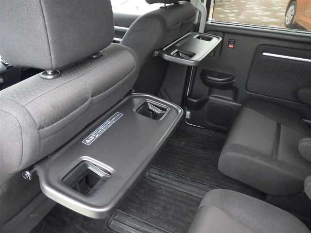 ホンダ ステップワゴン スパーダ eHEV G ホンダS 千葉県 2021(令3)年 4.1万km プラチナホワイトパール ホンダセンシング/・衝突軽減ブレーキ（CMBS）/・車線維持支援システム（LKAS）/・アダプティブクルーズコントロール（ACC）/・後方誤発進抑制機能/・誤発進抑制機能/両側パワースライドドア/純正メモリーナビ/地デジTV/【DVD/CD再生機能　Bluetooth接続】/バックカメラ/革巻きステアリング/ステアリングスイッチ/ETC（2.0）/LEDヘッドライト/フォグライト/ウインカーミラー/純正16インチアルミホイル/スマートキー