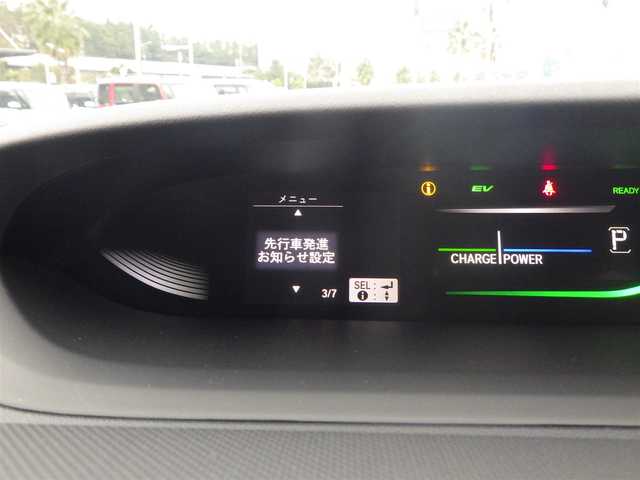 ホンダ ステップワゴン スパーダ eHEV G ホンダS 千葉県 2021(令3)年 4.1万km プラチナホワイトパール ホンダセンシング/・衝突軽減ブレーキ（CMBS）/・車線維持支援システム（LKAS）/・アダプティブクルーズコントロール（ACC）/・後方誤発進抑制機能/・誤発進抑制機能/両側パワースライドドア/純正メモリーナビ/地デジTV/【DVD/CD再生機能　Bluetooth接続】/バックカメラ/革巻きステアリング/ステアリングスイッチ/ETC（2.0）/LEDヘッドライト/フォグライト/ウインカーミラー/純正16インチアルミホイル/スマートキー