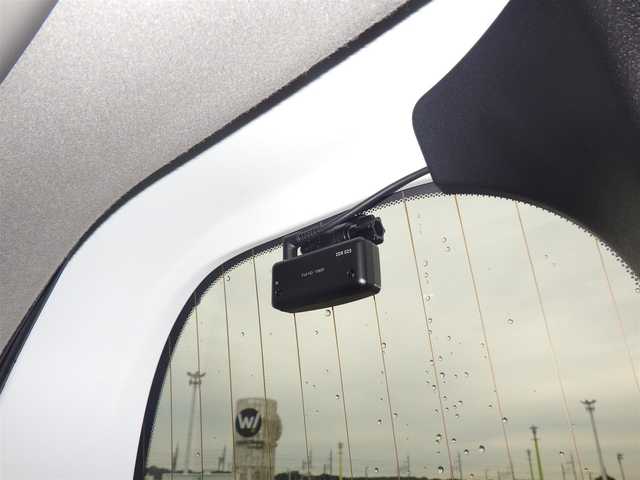 ホンダ ステップワゴン スパーダ eHEV G ホンダS 千葉県 2021(令3)年 4.1万km プラチナホワイトパール ホンダセンシング/・衝突軽減ブレーキ（CMBS）/・車線維持支援システム（LKAS）/・アダプティブクルーズコントロール（ACC）/・後方誤発進抑制機能/・誤発進抑制機能/両側パワースライドドア/純正メモリーナビ/地デジTV/【DVD/CD再生機能　Bluetooth接続】/バックカメラ/革巻きステアリング/ステアリングスイッチ/ETC（2.0）/LEDヘッドライト/フォグライト/ウインカーミラー/純正16インチアルミホイル/スマートキー