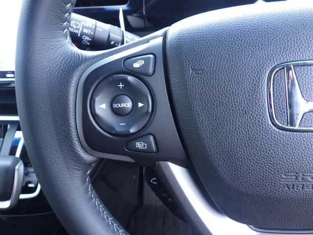 ホンダ ステップワゴン スパーダ eHEV G ホンダS 千葉県 2021(令3)年 4.1万km プラチナホワイトパール ホンダセンシング/・衝突軽減ブレーキ（CMBS）/・車線維持支援システム（LKAS）/・アダプティブクルーズコントロール（ACC）/・後方誤発進抑制機能/・誤発進抑制機能/両側パワースライドドア/純正メモリーナビ/地デジTV/【DVD/CD再生機能　Bluetooth接続】/バックカメラ/革巻きステアリング/ステアリングスイッチ/ETC（2.0）/LEDヘッドライト/フォグライト/ウインカーミラー/純正16インチアルミホイル/スマートキー