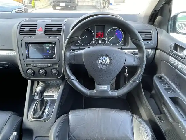 フォルクスワーゲン ゴルフ R32 埼玉県 2006(平18)年 5.2万km 黒 本革シート/シートヒーター/社外ディスプレイオーディオ/バックカメラ/純正１８インチAW/HIDライト/キーレス