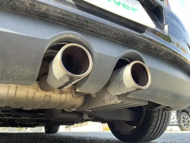 フォルクスワーゲン ゴルフ R32 埼玉県 2006(平18)年 5.2万km 黒 本革シート/シートヒーター/社外ディスプレイオーディオ/バックカメラ/純正１８インチAW/HIDライト/キーレス