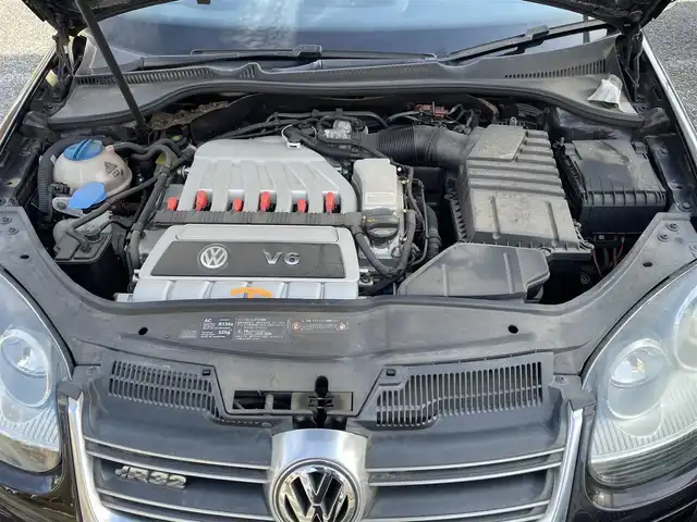 フォルクスワーゲン ゴルフ R32 埼玉県 2006(平18)年 5.2万km 黒 本革シート/シートヒーター/社外ディスプレイオーディオ/バックカメラ/純正１８インチAW/HIDライト/キーレス