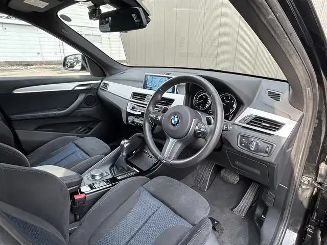 ＢＭＷ Ｘ１ xDrive 18d Mスポーツ 道東・釧路十勝 2019(令1)年 1.4万km サファイアブラックP ４WD/純正HDDナビ/ BT/USB/バックカメラ/ミラーETC/純正前後ドライブレコーダー/衝突回避ブレーキ/クルーズコントロール/パークディスタンスコントロール/フロントシートヒーティング/純正フロアマット/パワーバックドア/純正18インチAW