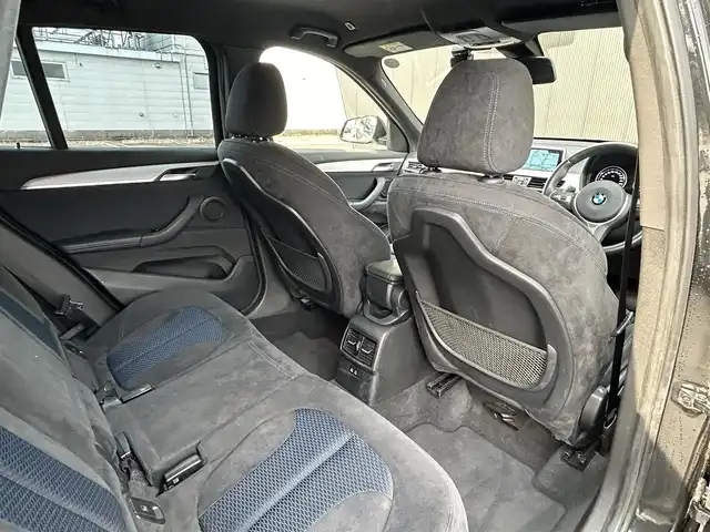 ＢＭＷ Ｘ１ xDrive 18d Mスポーツ 道東・釧路十勝 2019(令1)年 1.4万km サファイアブラックP ４WD/純正HDDナビ/ BT/USB/バックカメラ/ミラーETC/純正前後ドライブレコーダー/衝突回避ブレーキ/クルーズコントロール/パークディスタンスコントロール/フロントシートヒーティング/純正フロアマット/パワーバックドア/純正18インチAW