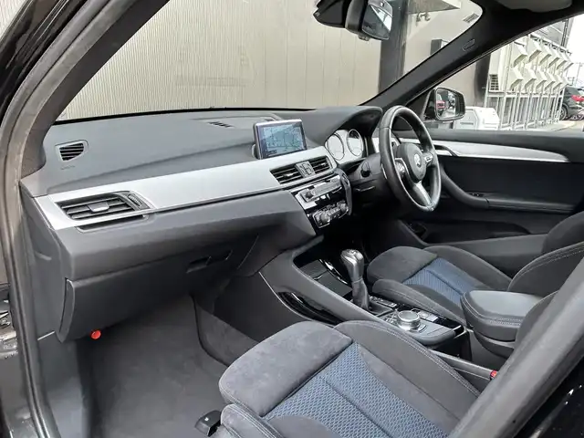 ＢＭＷ Ｘ１ xDrive 18d Mスポーツ 道東・釧路十勝 2019(令1)年 1.4万km サファイアブラックP ４WD/純正HDDナビ/ BT/USB/バックカメラ/ミラーETC/純正前後ドライブレコーダー/衝突回避ブレーキ/クルーズコントロール/パークディスタンスコントロール/フロントシートヒーティング/純正フロアマット/パワーバックドア/純正18インチAW