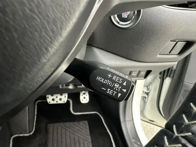 トヨタ Ｃ－ＨＲ S GRスポーツ 兵庫県 2020(令2)年 4.6万km ホワイトパールクリスタルシャイン 純正ディスプレイオーディオ(USB/フルセグ/Bluetooth/Miracast)/全方位カメラ/ハーフレザーシート/シートヒーター(D+N席)/純正19インチアルミホイール/純正フロアマット/追従型クルーズコントロール/前後ドライブレコーダー/オートライト/オートマチックハイビーム/LEDヘッドライト/ビルトインETC/レーンキープアシスト