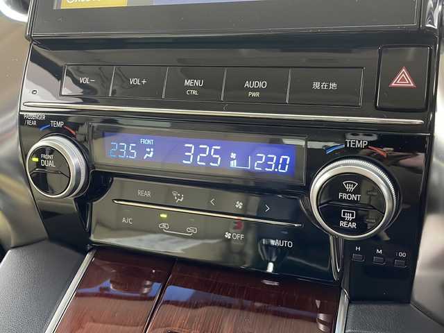トヨタ ヴェルファイア X 千葉県 2016(平28)年 6.7万km ブラック ダブルサンルーフ/純正10インチメモリーナビ/・フルセグTV/・Bluetooth接続/・DVD再生可能/パノラミックビューモニター/純正フリップダウンモニター/両側パワースライドドア/前後コーナーセンサー/LEDヘッドライト/スマートキー/後席AC100V電源/社外シートカバー/ビルトインETC
