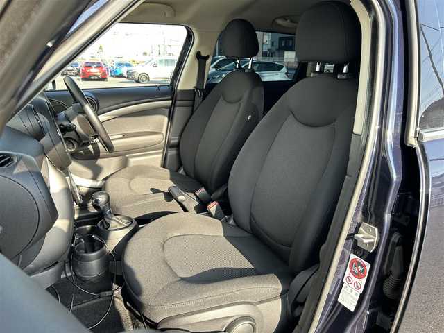 ＭＩＮＩ ミニ クロスオーバー クーパー D 群馬県 2015(平27)年 5万km コスミックブルーM ワンオーナー/社外メモリーナビ（AVIC-R205）/（FM/AM/CD/DVD/BT/AUX/iPod）/フルセグテレビ/社外ドラレコ（前方 20R-012）/バックカメラ/ETC/横滑り防止装置/革巻きステアリング/電動格納ミラー/フォグランプ/純正アルミホイール/純正マット/取扱説明書/保証書/社外ホイール付きスタッドレスタイヤ積込